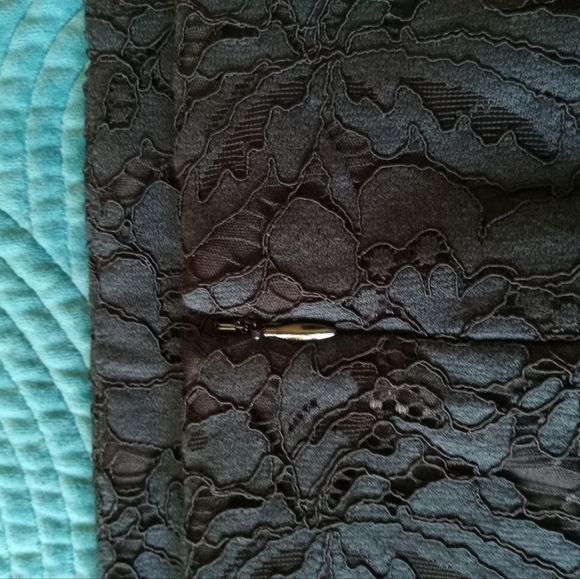 Banana Republic Floral Lace Skirt - Dark Blue & Black Sz 12 - Picture 4 of 7